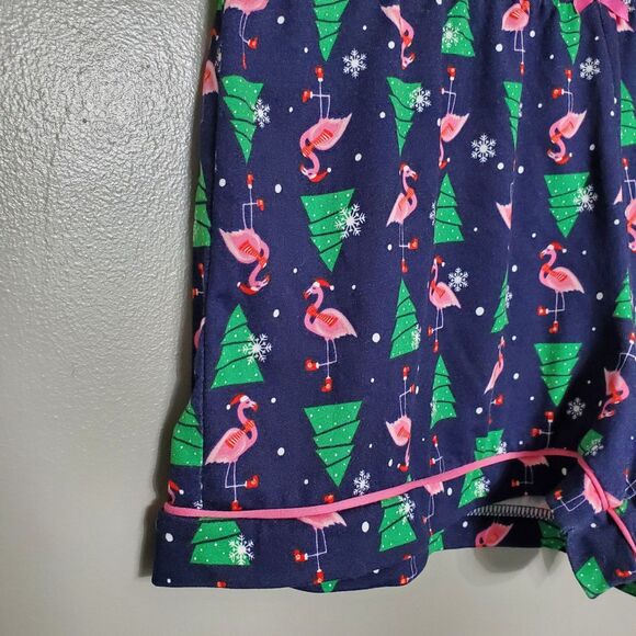 Santa’s Treasures Christmas Shorts Pajamas Size Medium Blue Flamingo Xmas Tree - Picture 6 of 11